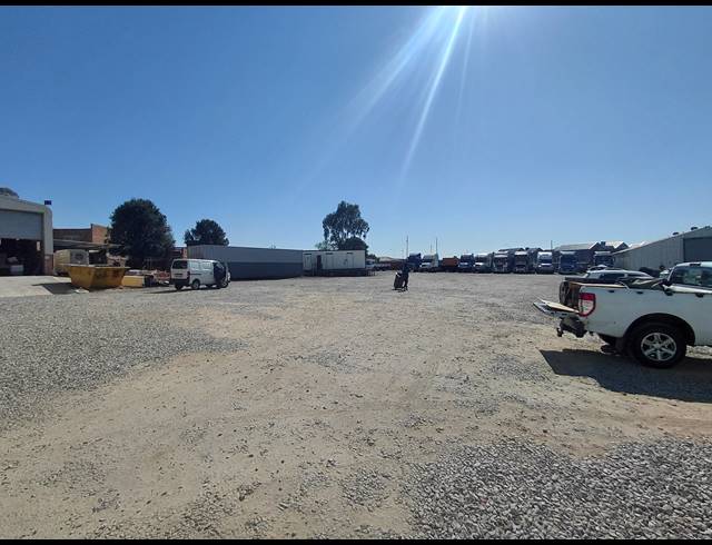 500M² WAREHOUSE TO LET IN POMONA